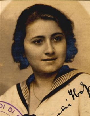 Ibolya Barnai nata a Budapest il 12/1915 da Maurizio e Olga Weisz